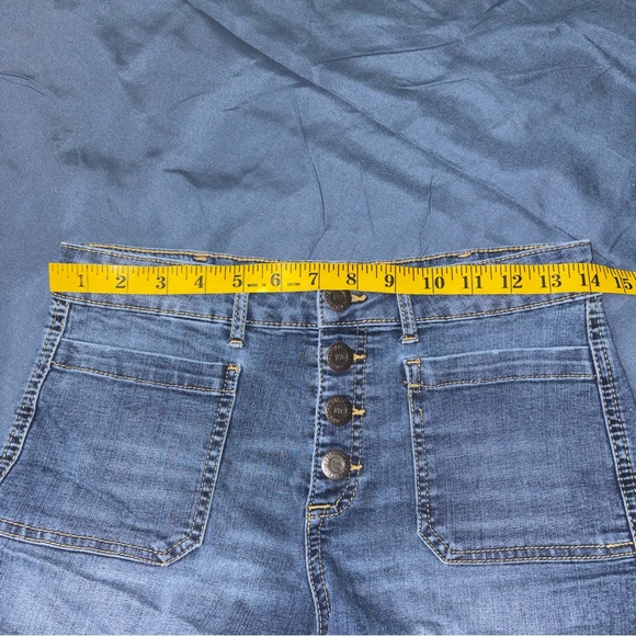 Women’s Aeropostale Jean button up shorts size 8 - Picture 8 of 9